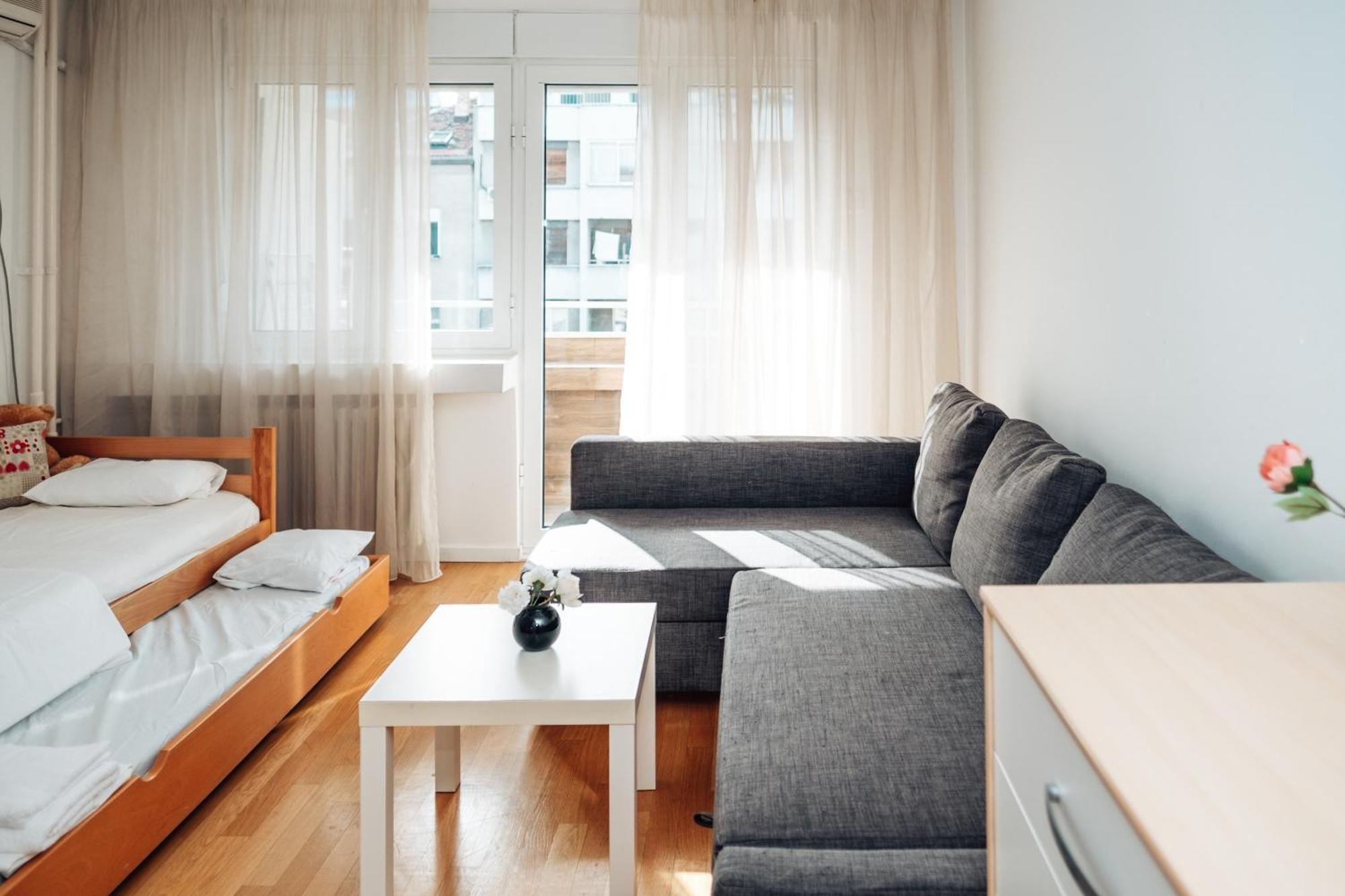 Crown Central Three Bedroom Apartment Belgrade Exterior photo